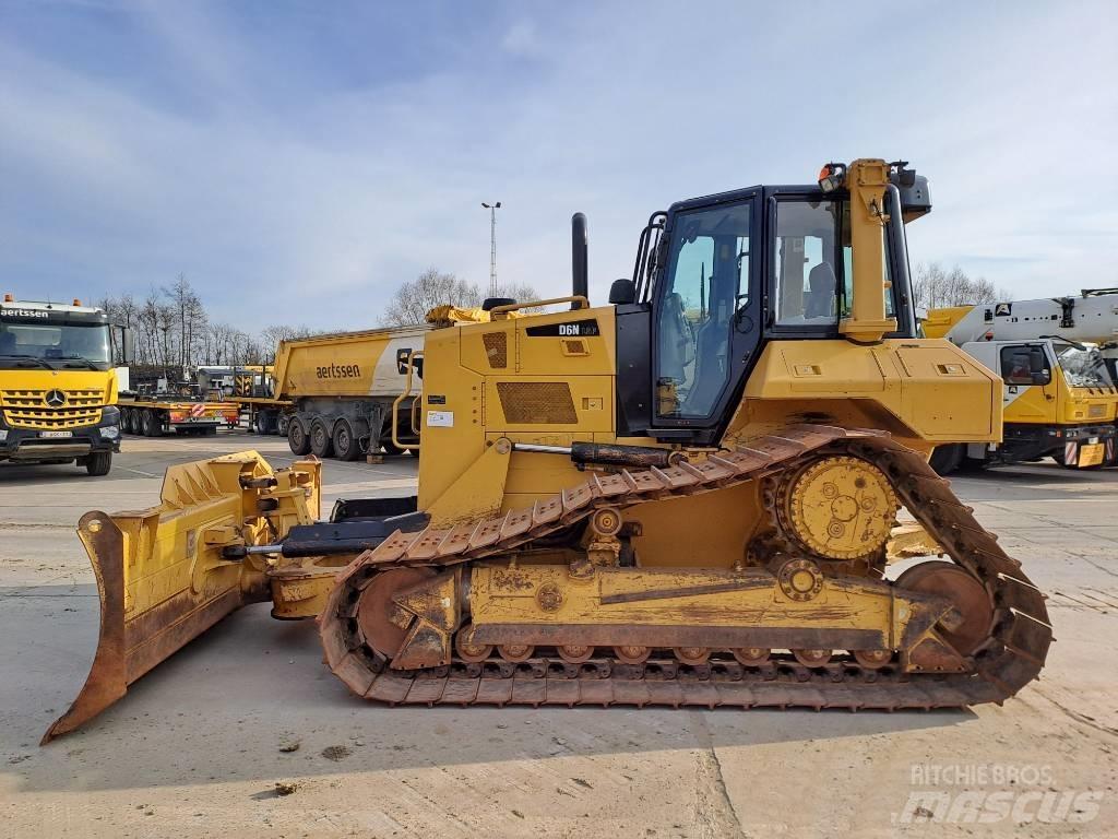 CAT D6N LGP Buldozer sobre oruga