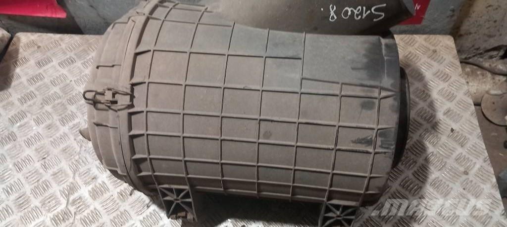 Scania 94 D.   1387542 Cabinas