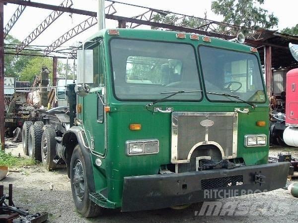 Peterbilt 320 Camiones con chasís y cabina