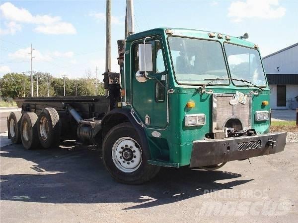 Peterbilt 320 Camiones con chasís y cabina