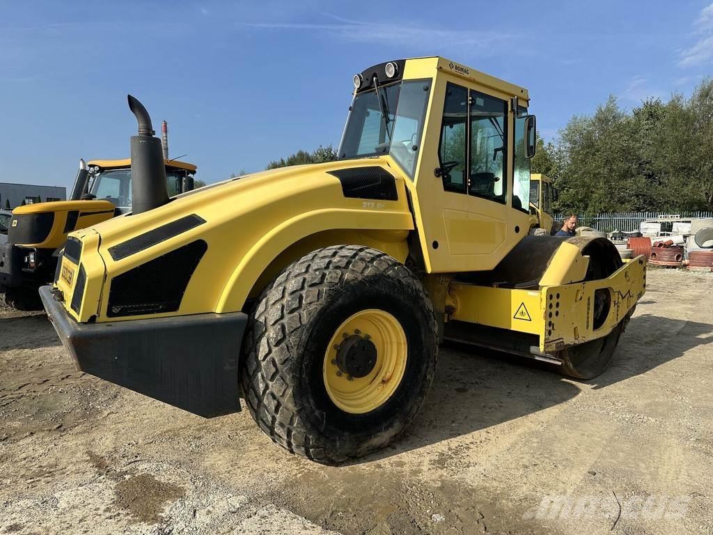 Bomag BW213-DH4 Rodillos de un solo tambor