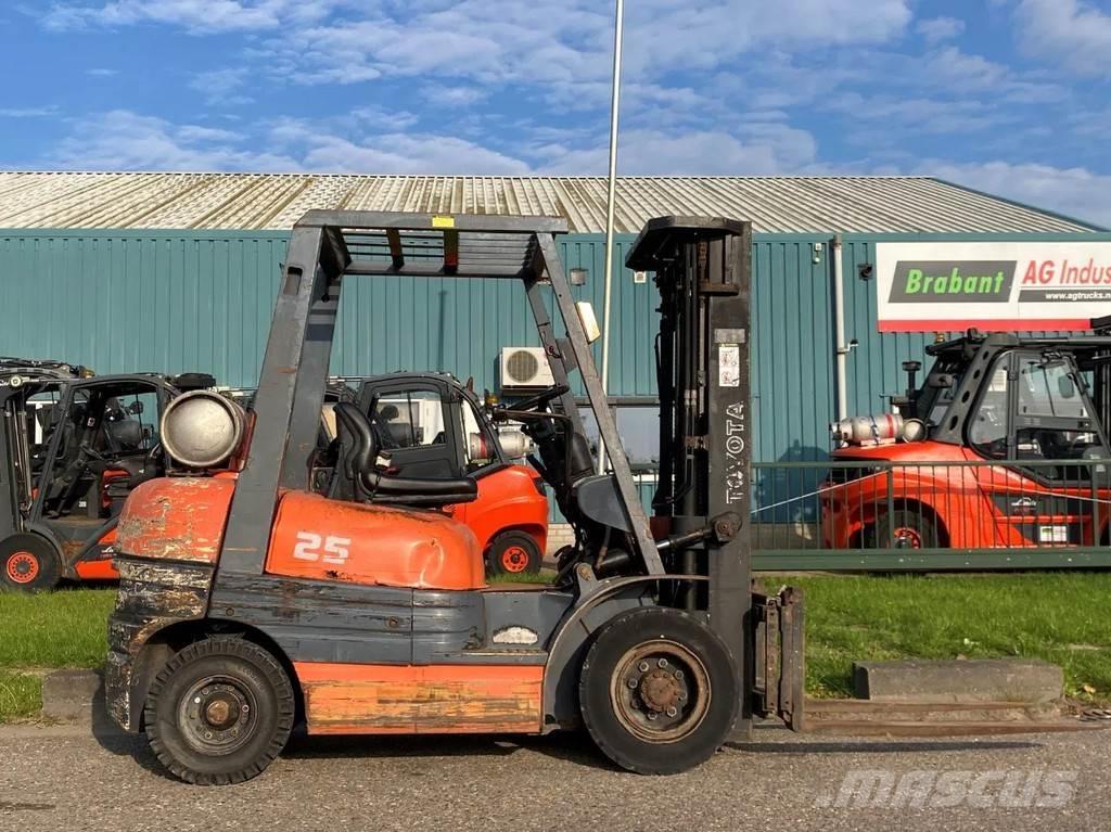 Toyota 42-6FGF25 Camiones LPG