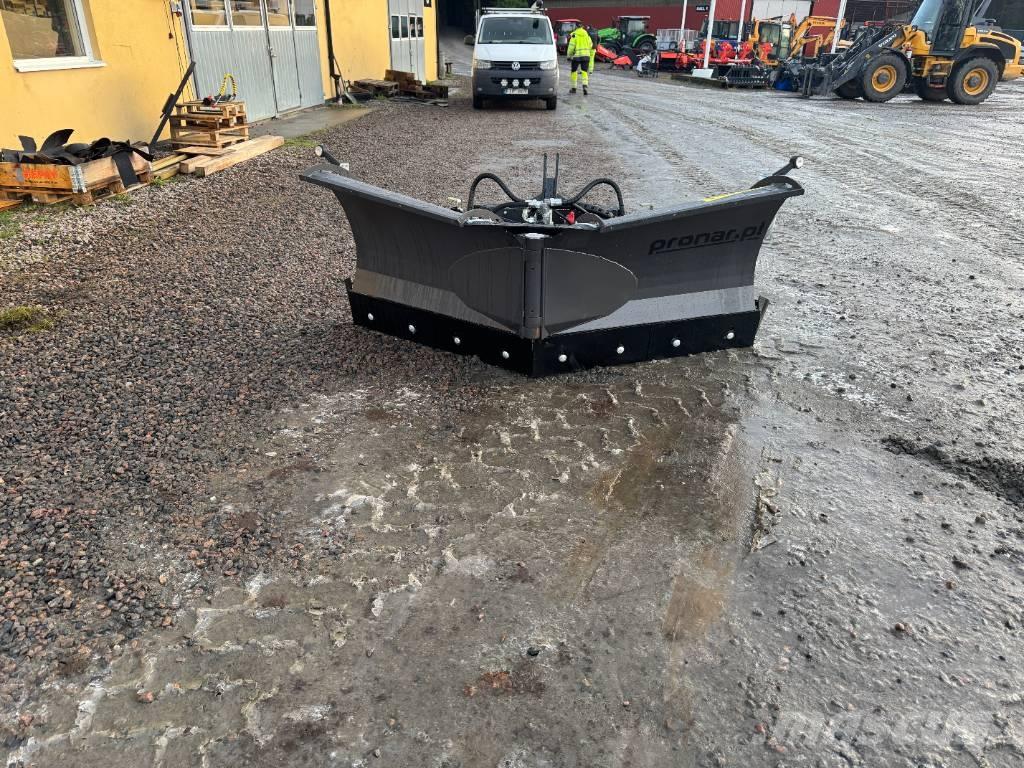 Pronar PUV 2400 M Hojas y cuñas quitanieves