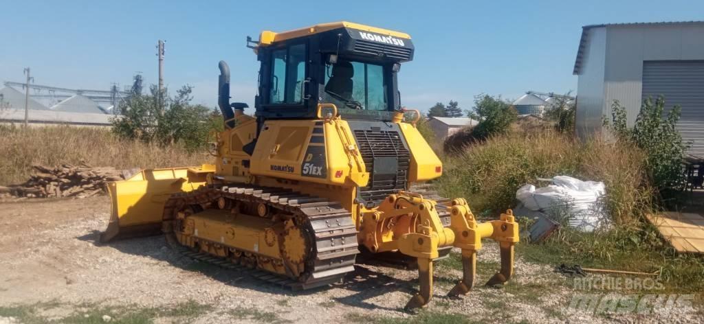 Komatsu D51EX-24 Buldozer sobre oruga