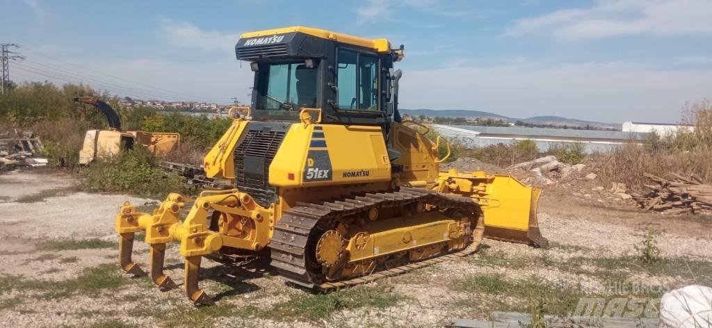 Komatsu D51EX-24 Buldozer sobre oruga