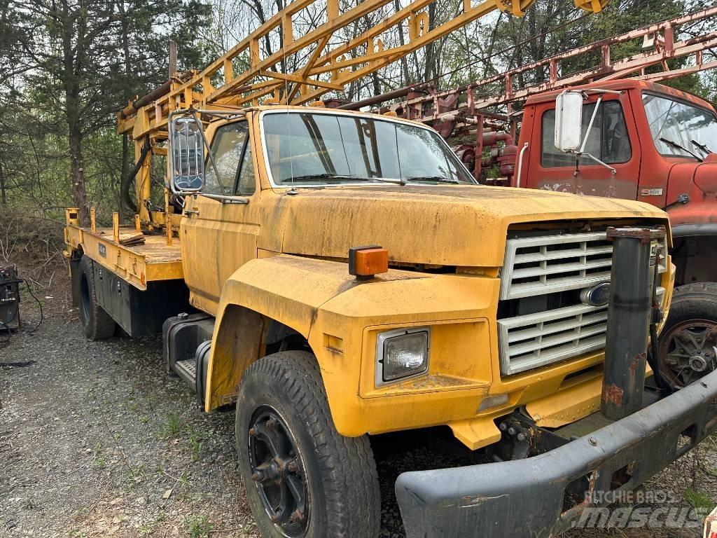 Ford F 700 Camiones de cama baja