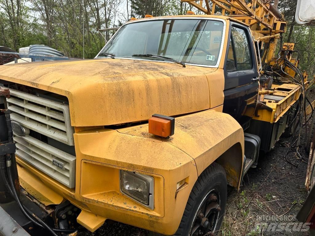 Ford F 700 Camiones de cama baja