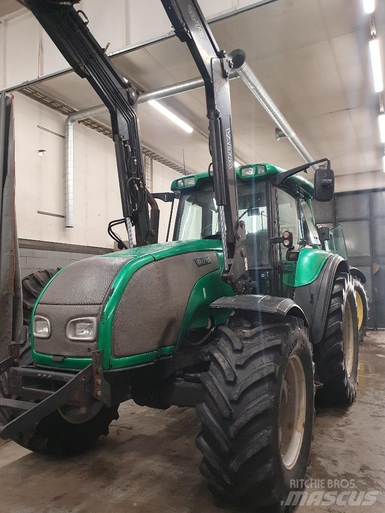 Valtra T 130 Tractores