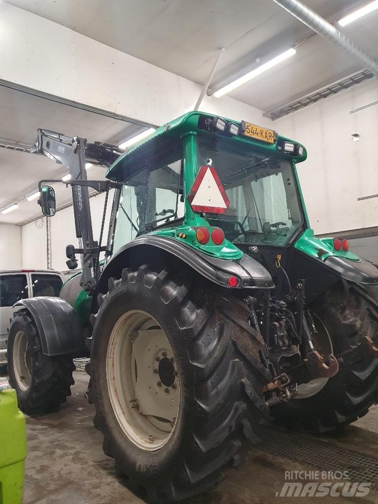 Valtra T 130 Tractores