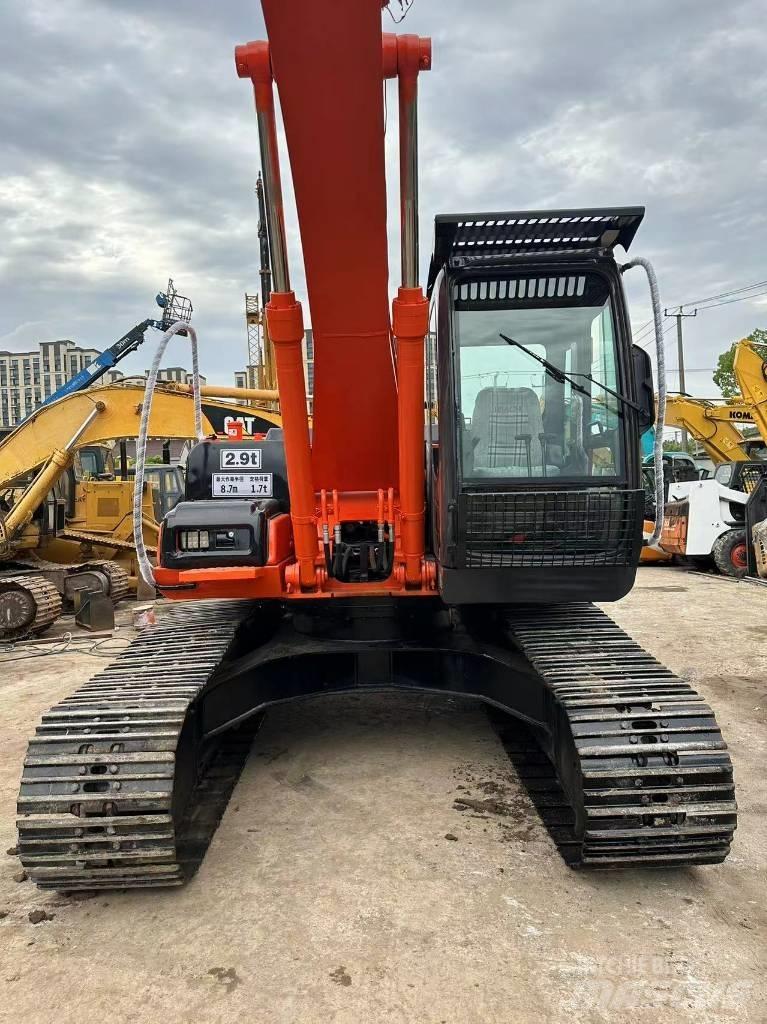 Hitachi ZX 200 Excavadoras sobre orugas