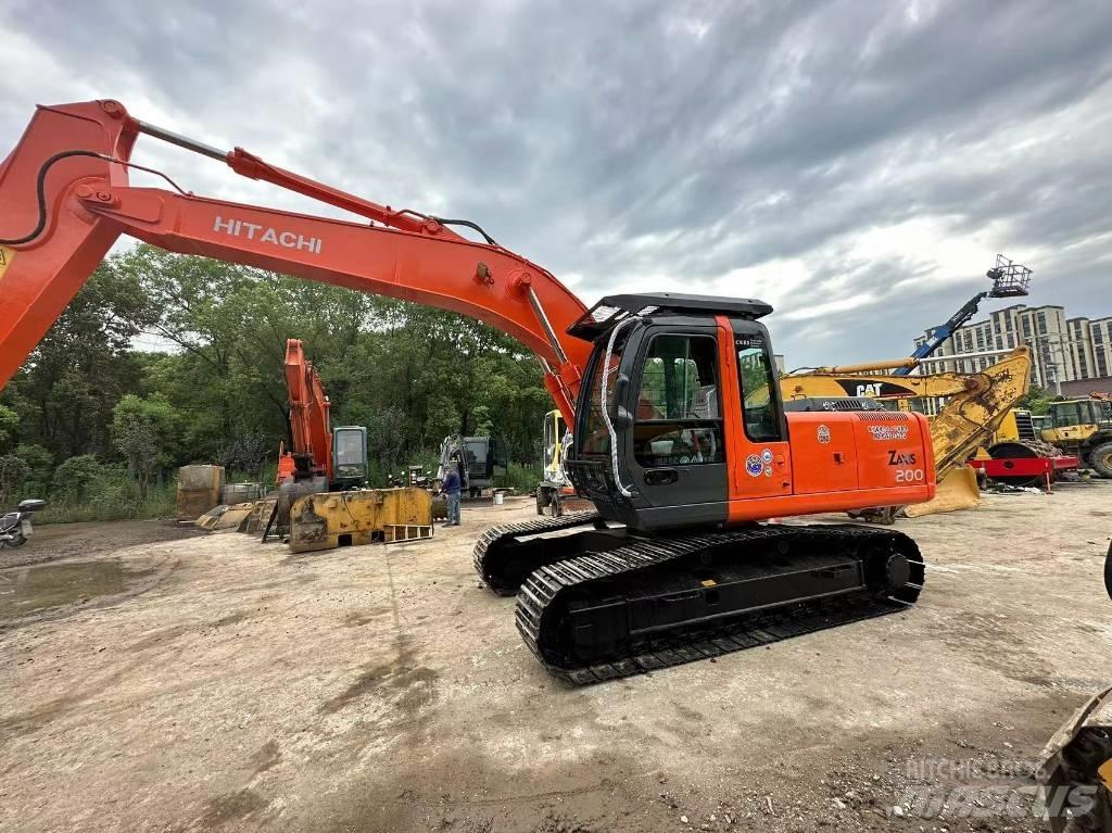 Hitachi ZX 200 Excavadoras sobre orugas