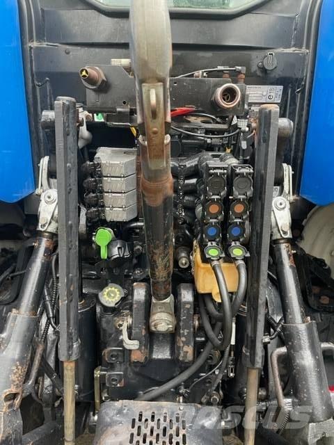 New Holland T 6080 Tractores