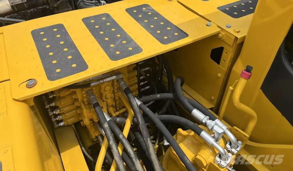 Komatsu PC200-7 Excavadoras sobre orugas