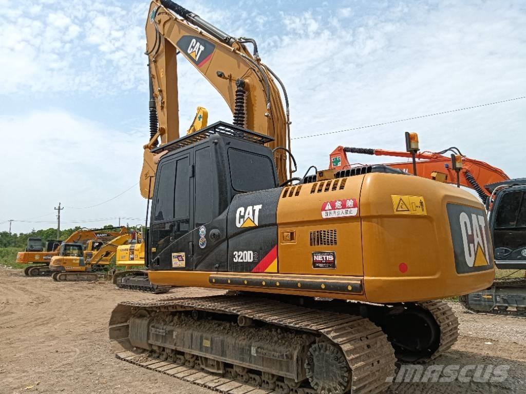 CAT 320D2 Excavadoras 7t - 12t