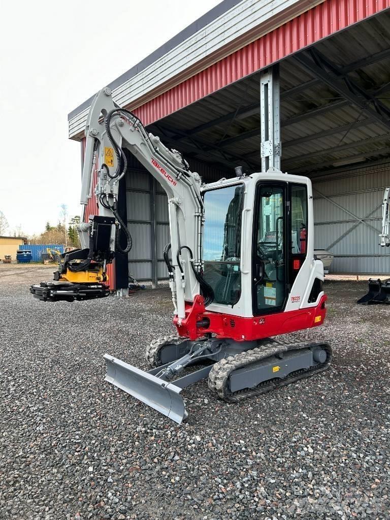 Takeuchi TB225 Miniexcavadoras