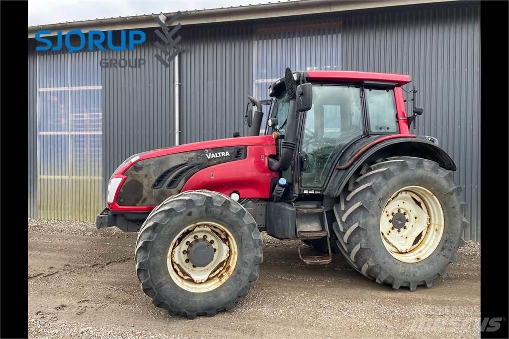 Valtra T153 Tractores