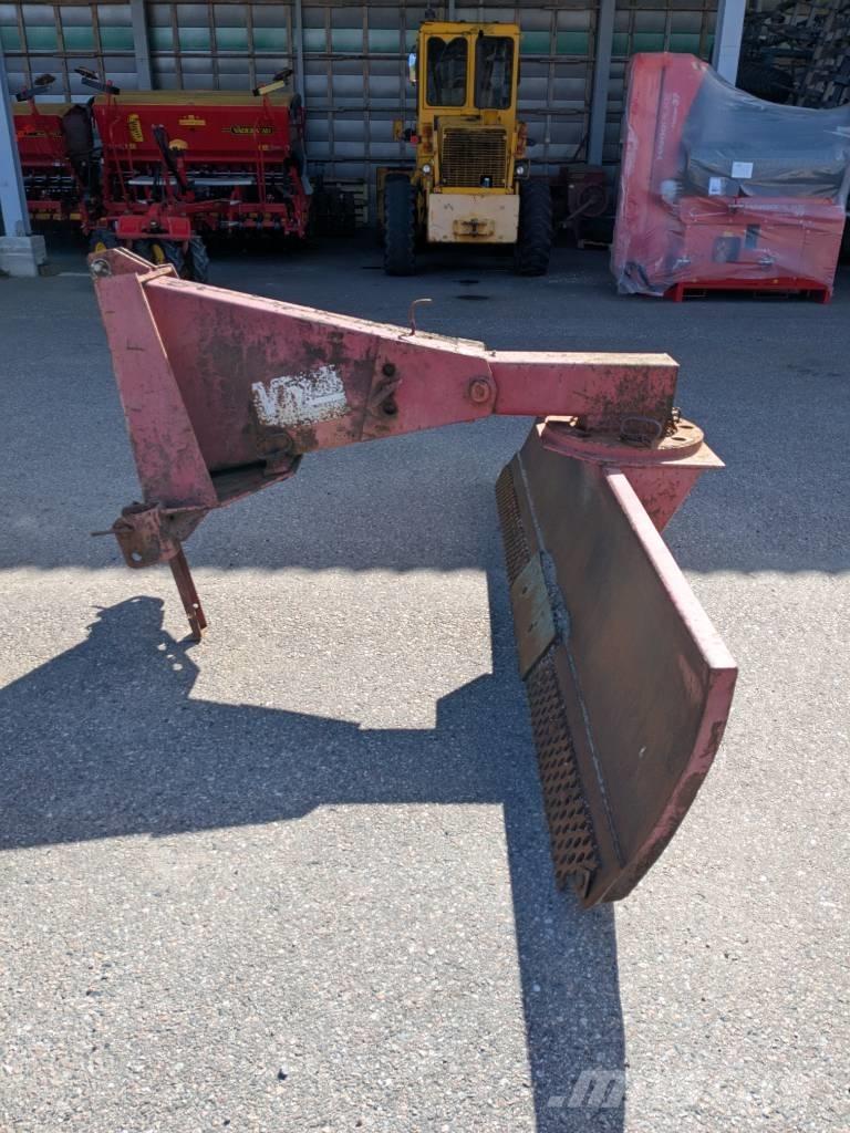 VM 300 J Rastras para caminos