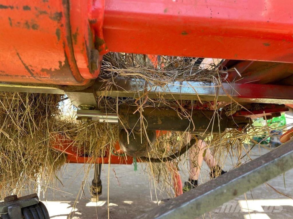 Fella TH 800 Rastrilladoras y rastrilladoras giratorias