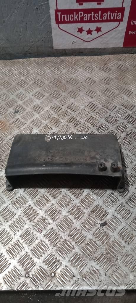 Scania 94 D.   1369964 Cabinas