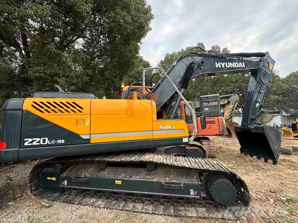 Hyundai Robex 220-9 Excavadoras sobre orugas
