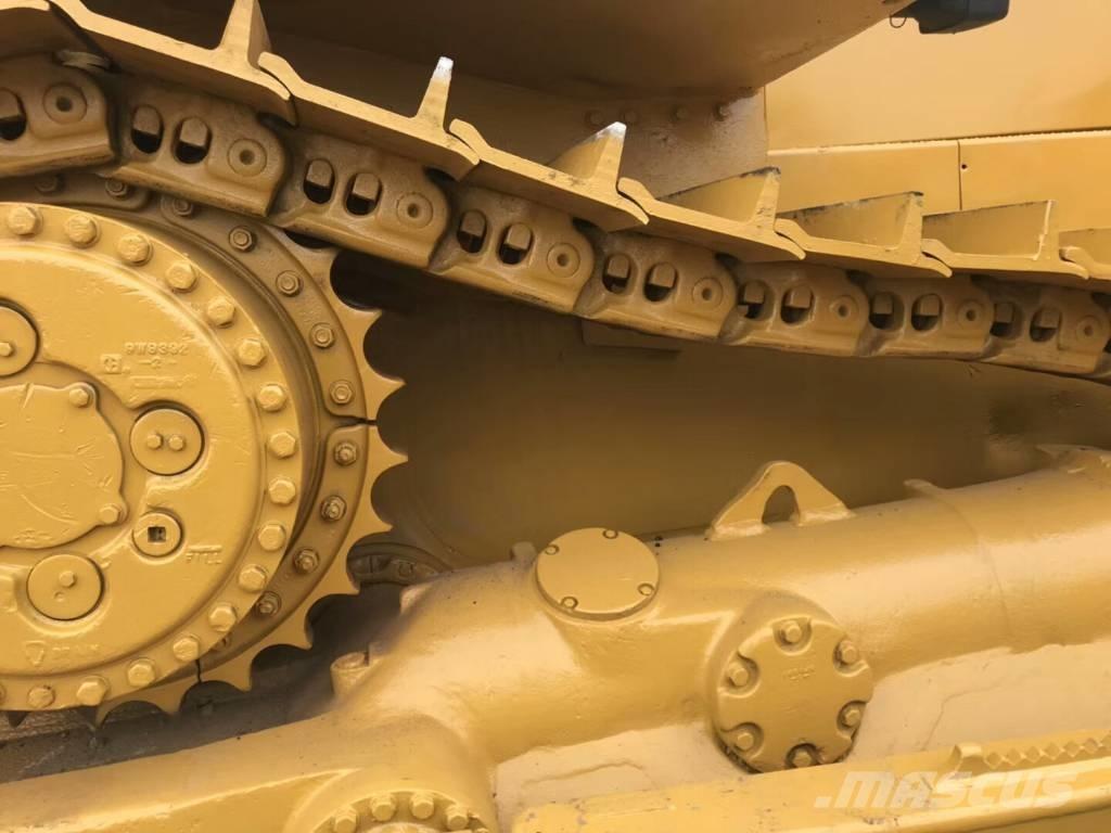 CAT D8R Buldozer sobre oruga