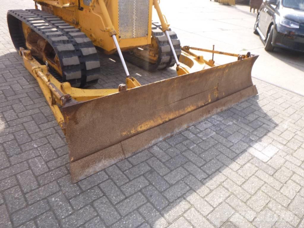 Mitsubishi BD2 F Buldozer sobre oruga