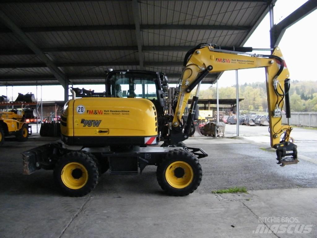 Yanmar B95W Excavadoras de ruedas