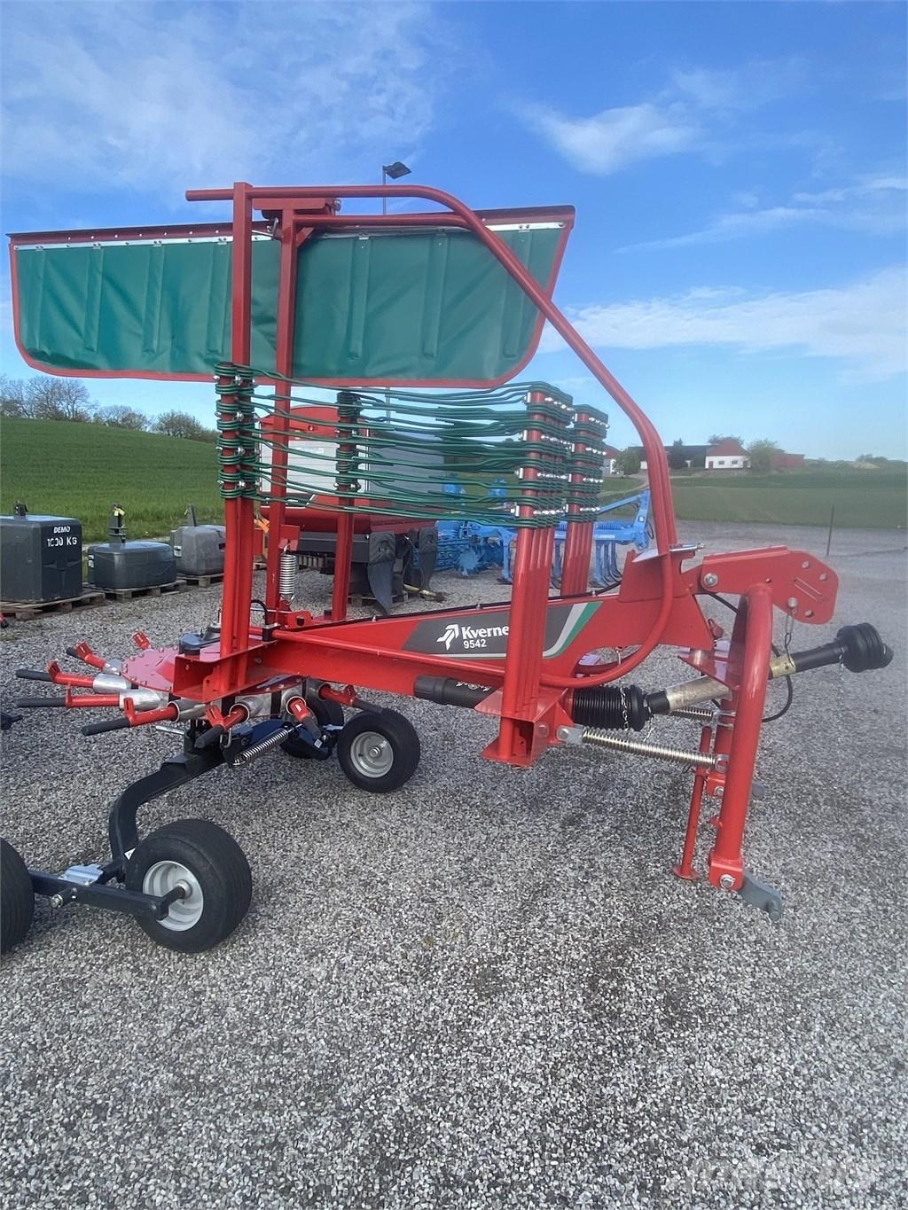 Kverneland 9542 Segadoras hileradoras