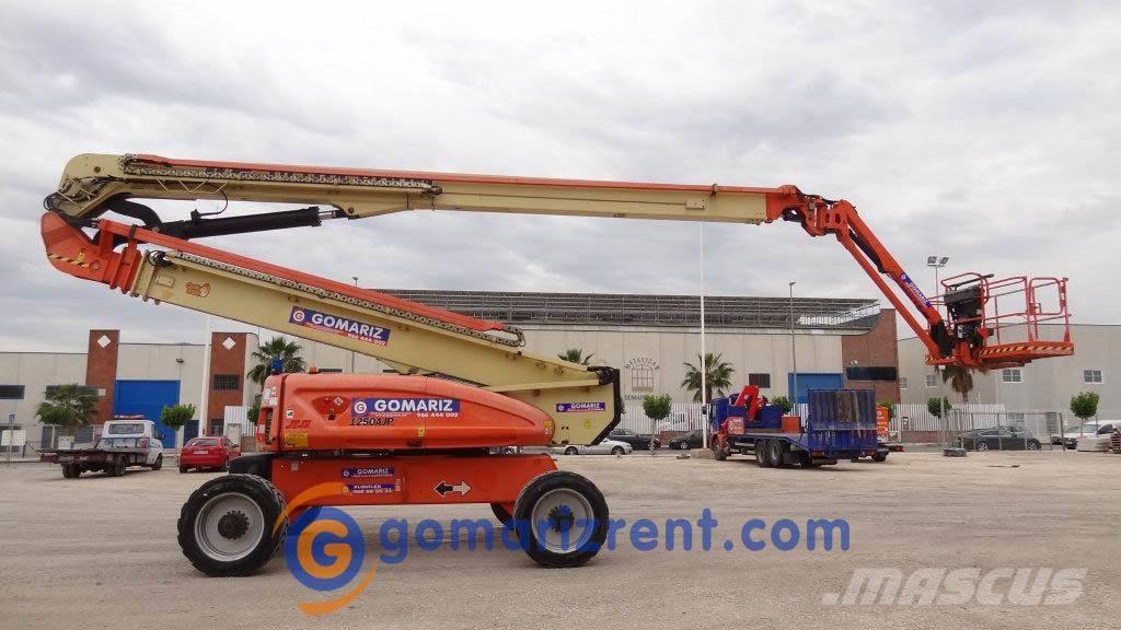 JLG 1250AJP Plataformas con brazo de elevación manual