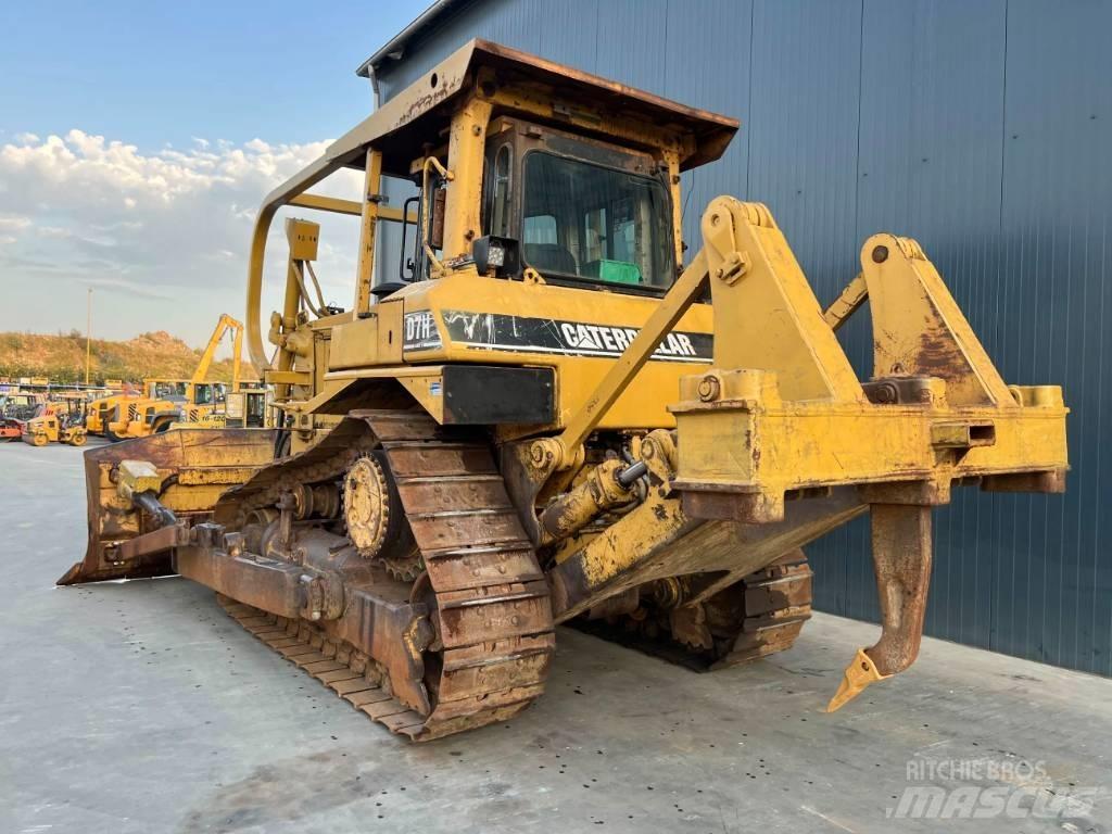 CAT D7H Buldozer sobre oruga