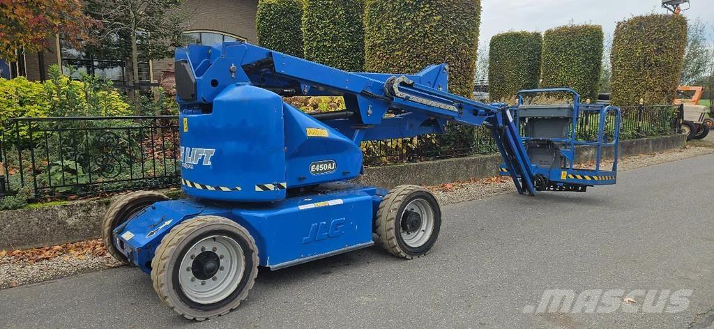 JLG E450aj Plataformas con brazo de elevación manual