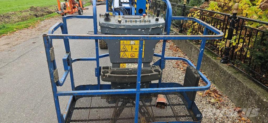 JLG E450aj Plataformas con brazo de elevación manual