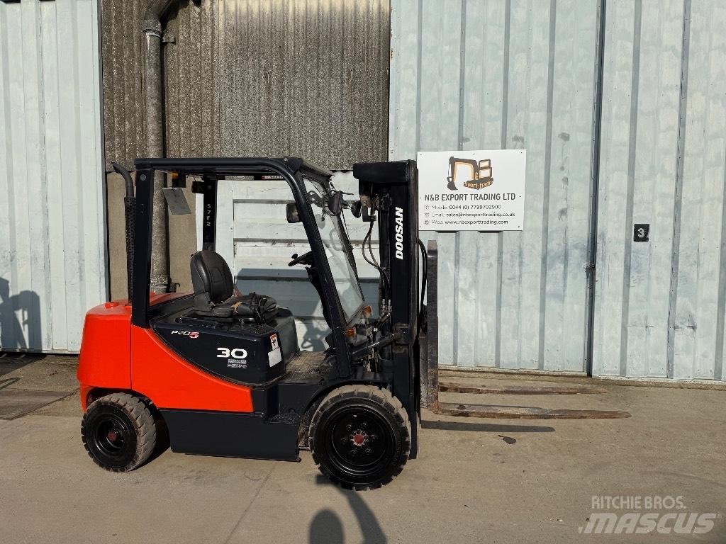 Doosan D 30 Camiones diesel