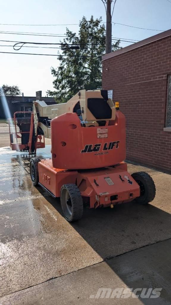 JLG E 400 AJPN Plataformas con brazo de elevación manual