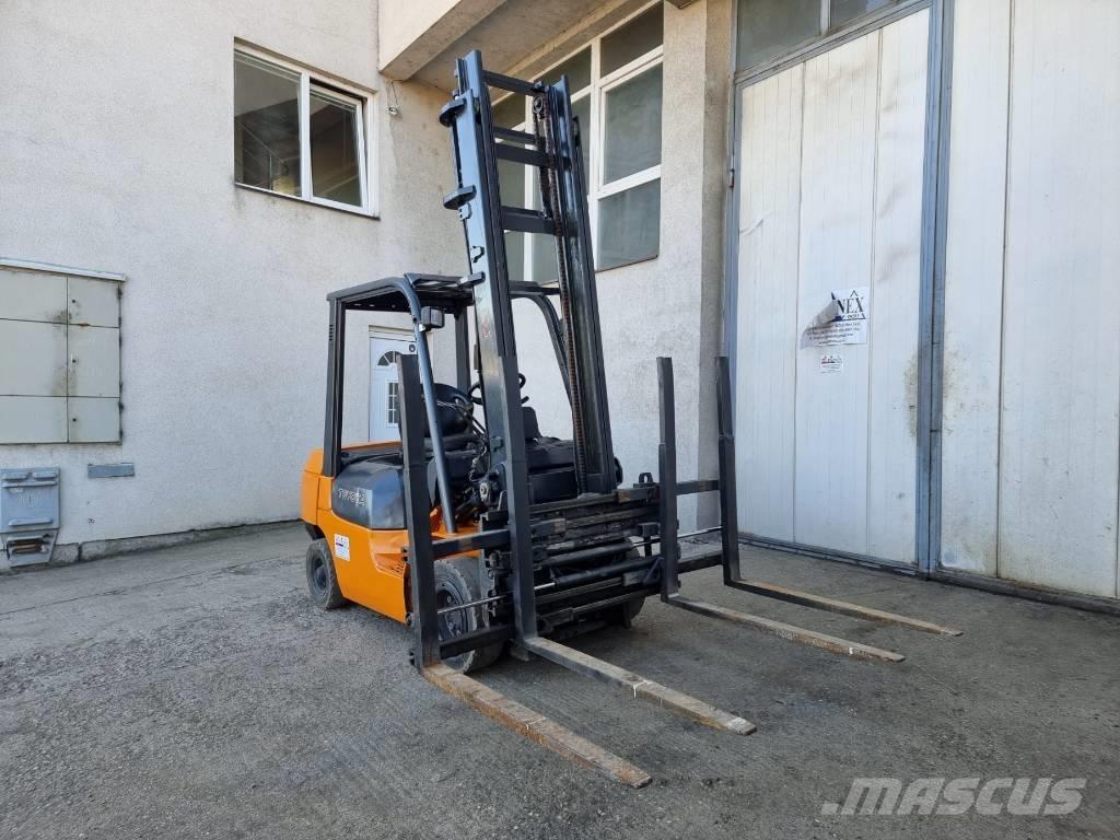 Toyota 02-7 FD 25 Camiones diesel