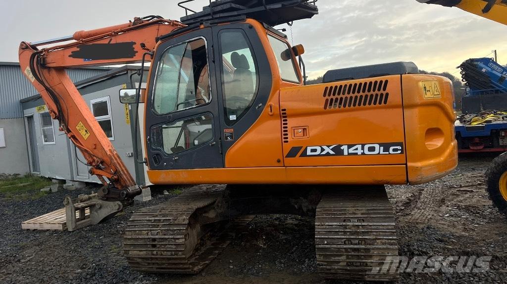 Doosan DX 140 Excavadoras sobre orugas