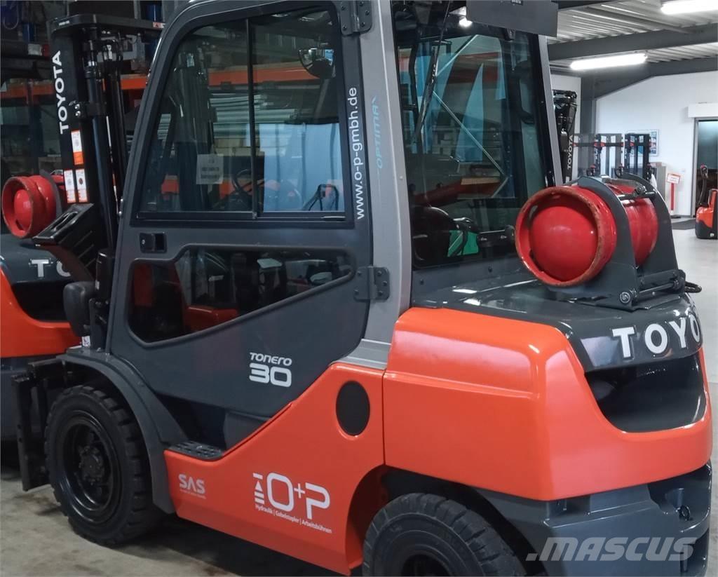 Toyota 02-8FGF30 Camiones LPG