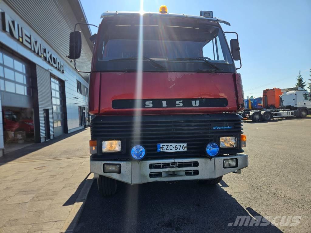 Sisu SM300 8X2 Camiones de transporte de maquinaria forestal