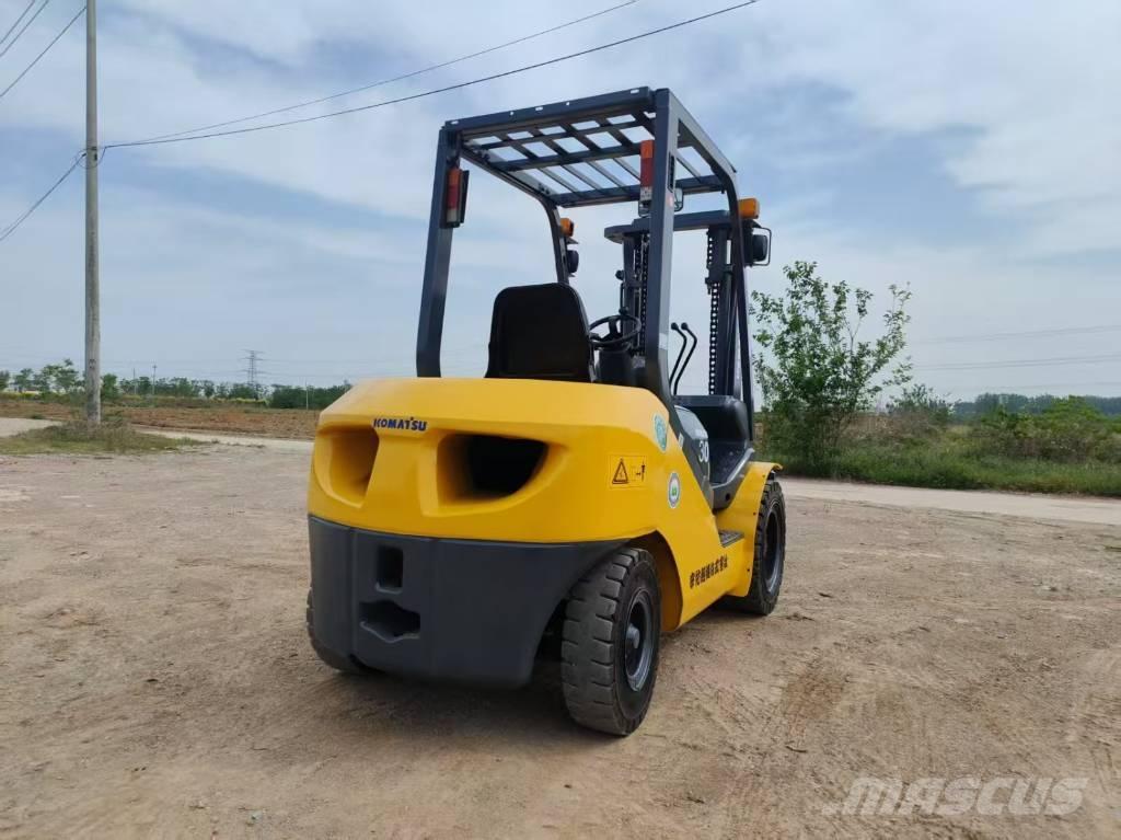 Komatsu 30 Camiones diesel