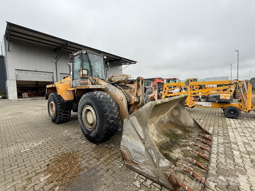 CASE 821 B Cargadoras sobre ruedas