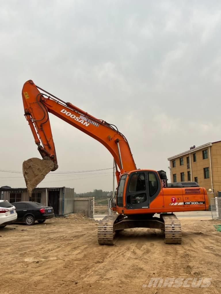 Doosan DX300LCA Excavadoras sobre orugas