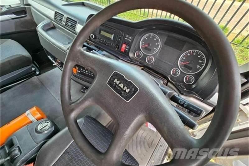 MAN 33 SERIES Otros camiones