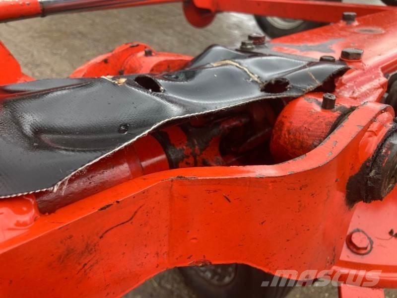 Kuhn GF 8702 T Rastrilladoras y rastrilladoras giratorias
