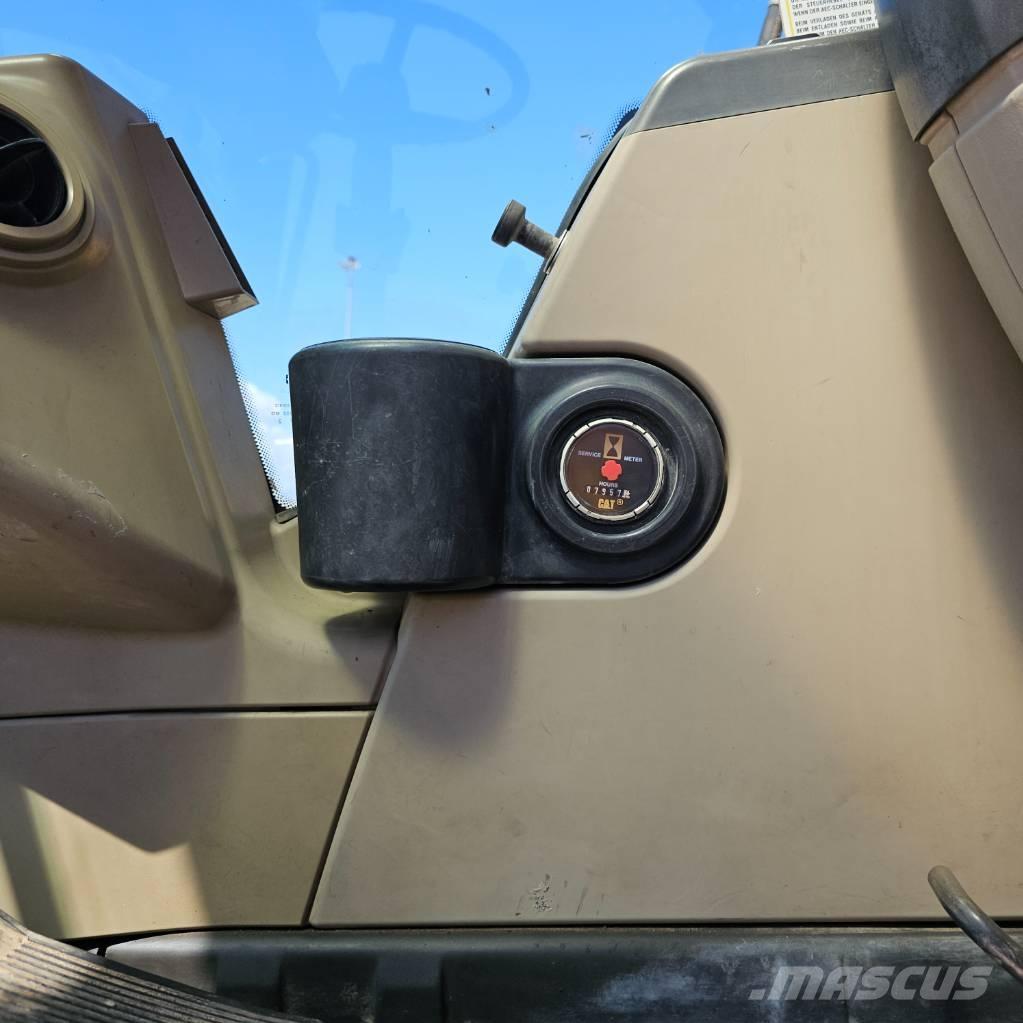 CAT 322 C Excavadoras de ruedas