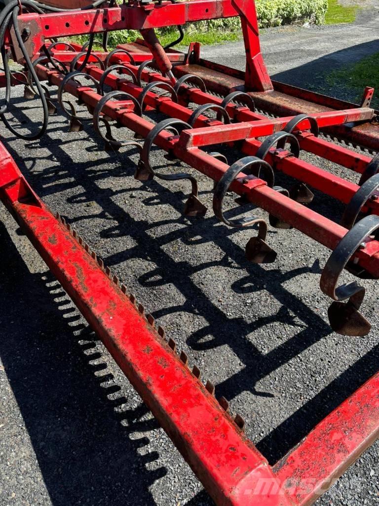 Runni Höylä äes 4m. Arrastradoras para campos