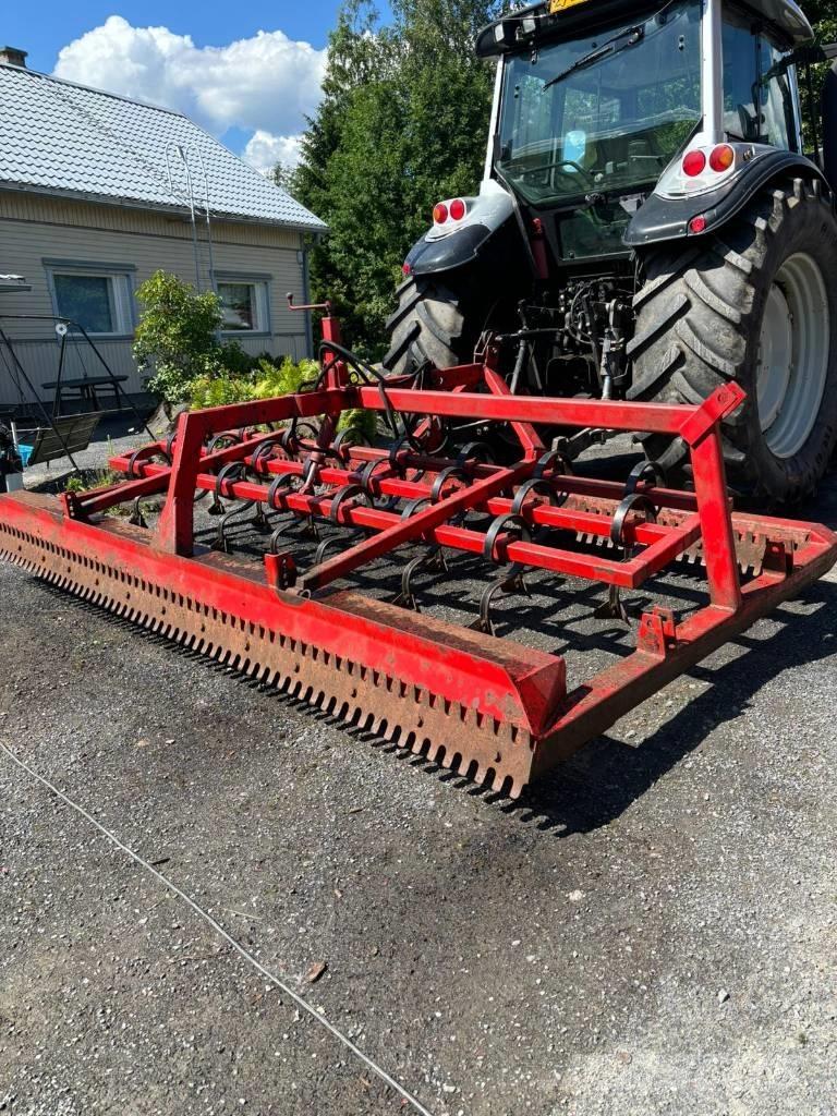 Runni Höylä äes 4m. Arrastradoras para campos