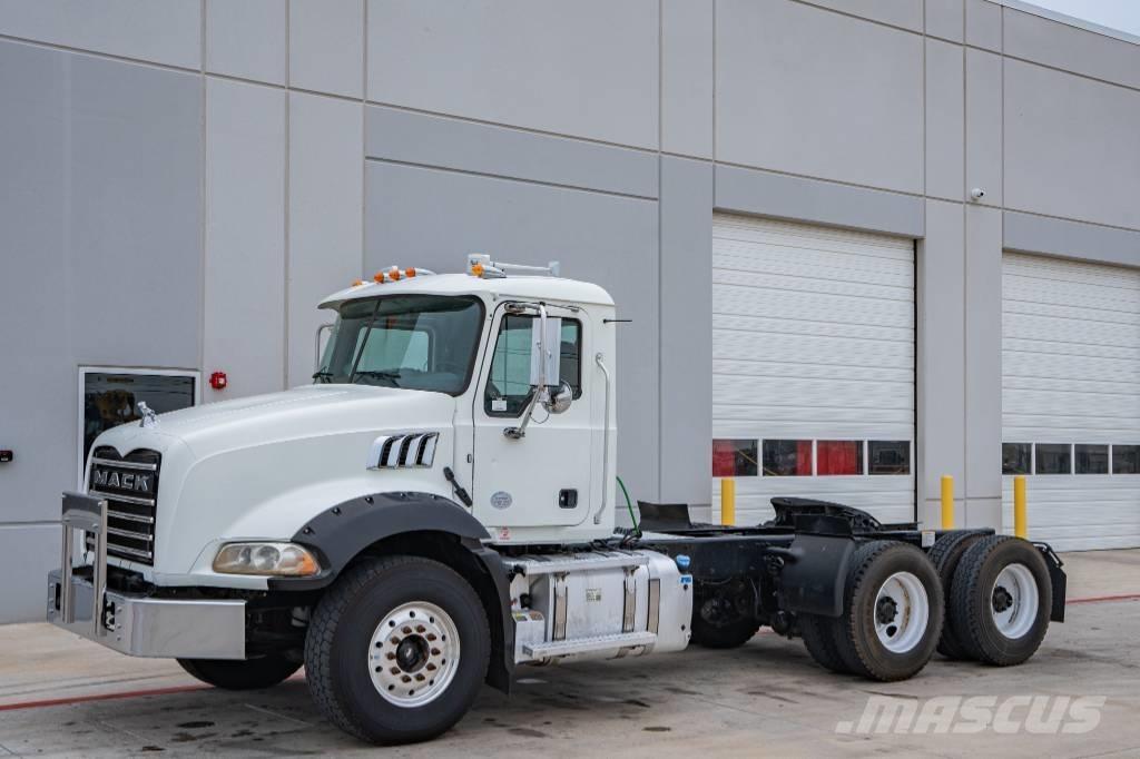 Mack Granite GU 813 Camiones tractor