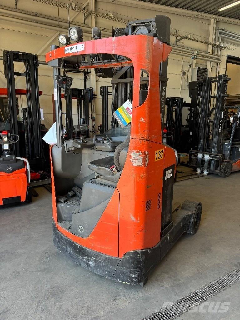 Toyota RRE160R Montacargas de alcance de gran altura