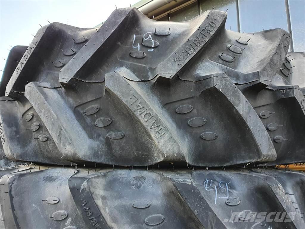 BKT 320/85R20 x2 Ruedas