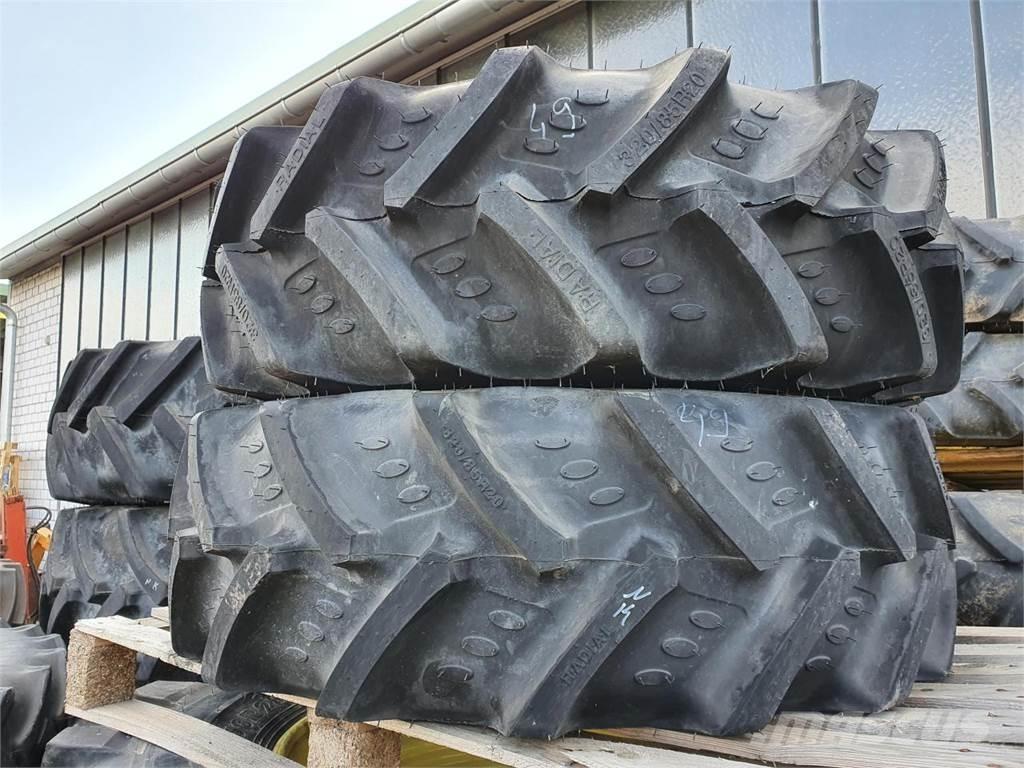 BKT 320/85R20 x2 Ruedas